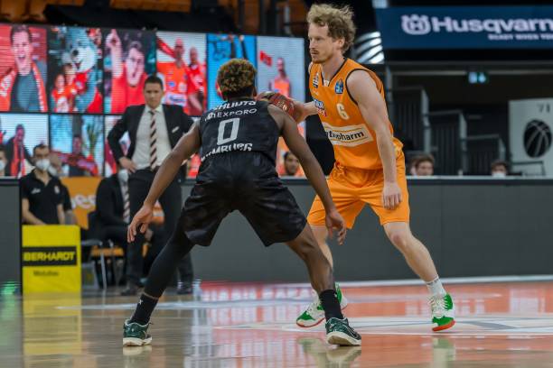 她极有可能 她极有可能